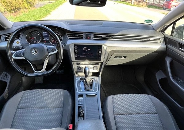 Volkswagen Passat cena 69900 przebieg: 241000, rok produkcji 2020 z Staszów małe 46